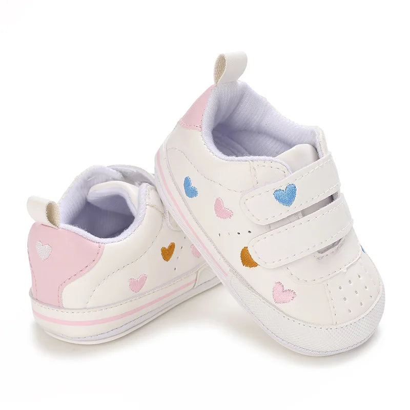 Rubber Sole Infant Walking Shoes - Spring/Autumn T-tied Heart Design