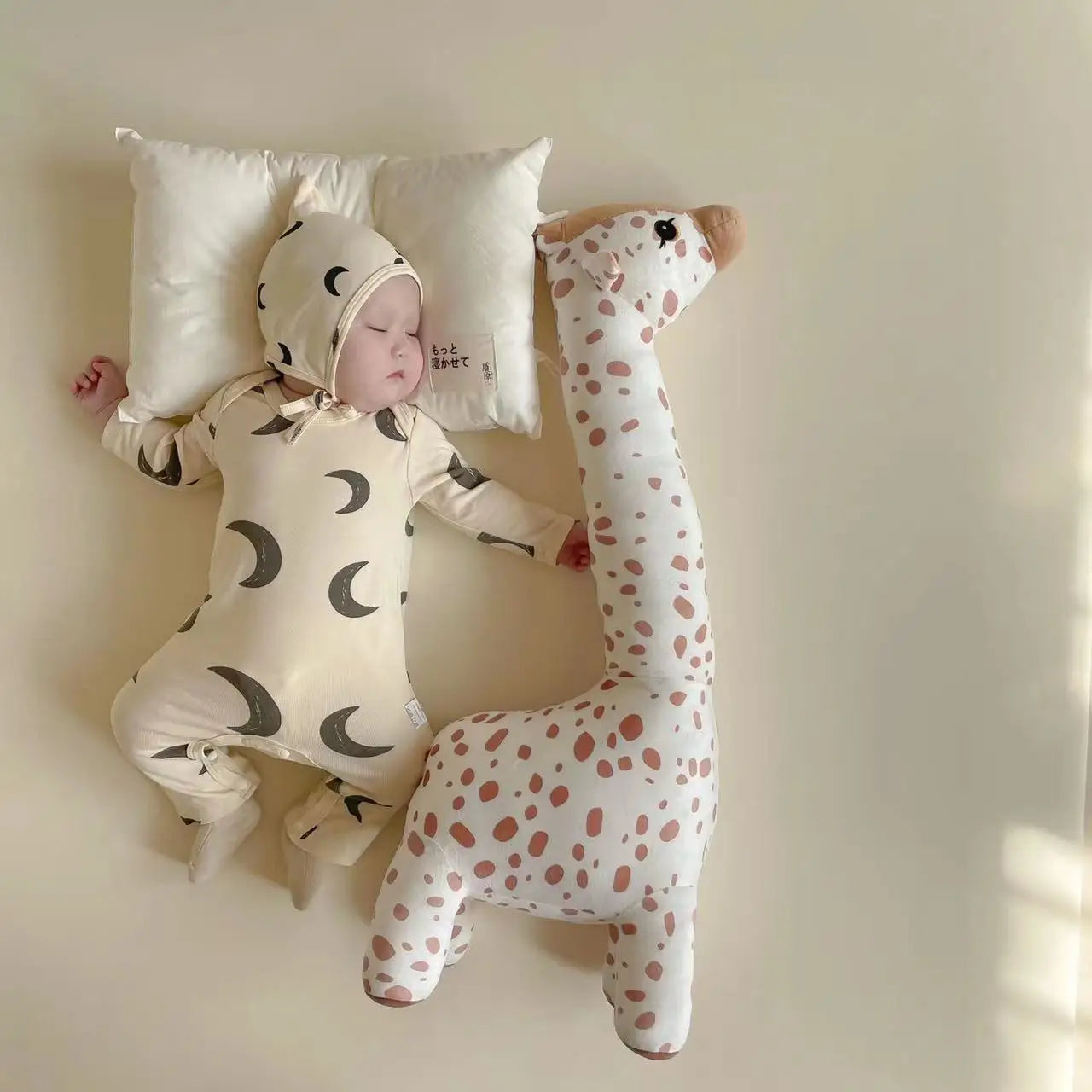 Soft Plush Giraffe Toy - Cuddly Animal Doll for Kids & Room Decor